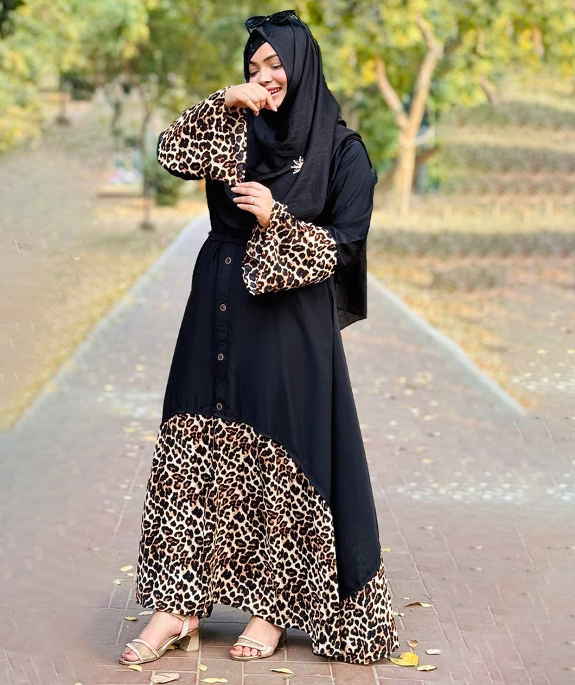 Tiger Print Abaya Web Image 7