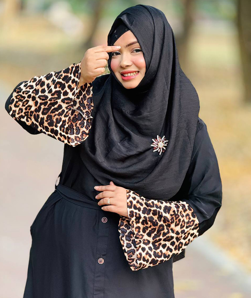 Tiger Print Abaya Web Image